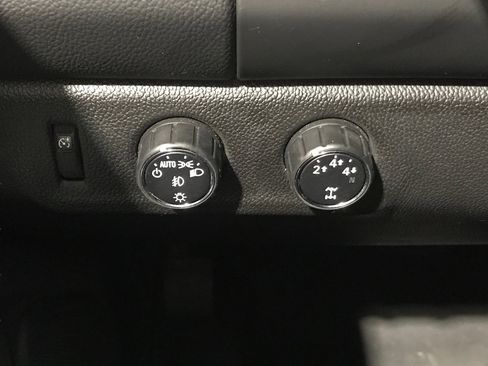 Used 2016 Chevrolet Colorado LT w/ Luxury Package, Chrome image 17