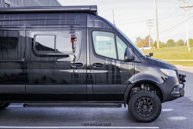 Used 2024 Mercedes-Benz Sprinter 2500 image 11