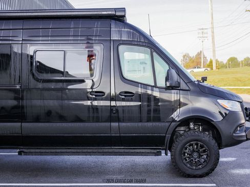 Used 2024 Mercedes-Benz Sprinter 2500 image 11