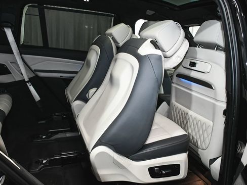 Used 2023 BMW X7 xDrive40i w/ Executive Package AWD/4WD image 73
