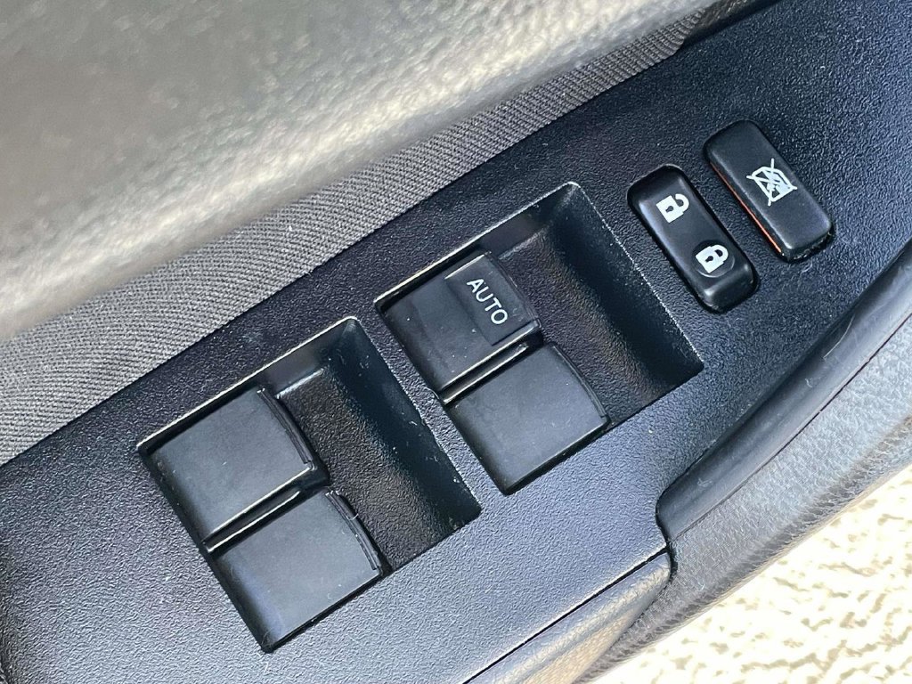 Used 2019 Toyota Corolla LE FWD image 19