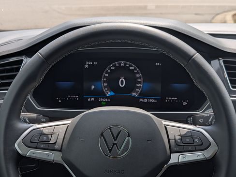 Certified 2023 Volkswagen Tiguan SE R-Line AWD/4WD image 21
