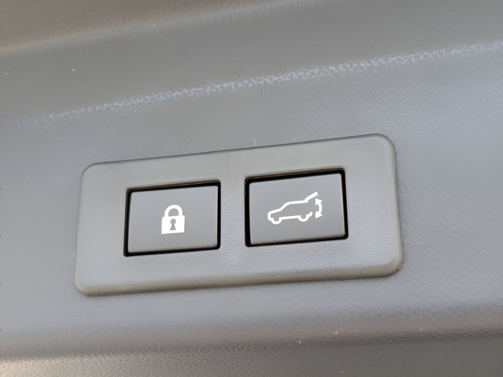 Certified 2025 Subaru Ascent Bronze Edition AWD/4WD image 12