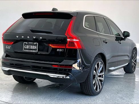 Used 2023 Volvo XC60 B5 Ultimate w/ Climate Package AWD/4WD image 2
