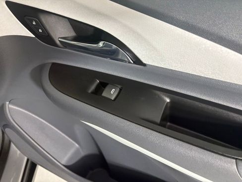 Used 2021 Chevrolet Bolt LT FWD image 15