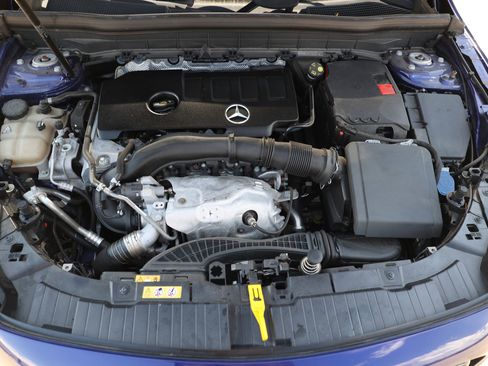 Used 2021 Mercedes-Benz GLB 250 image 53