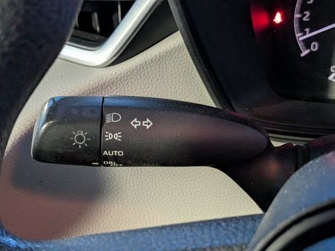 Used 2020 Toyota Corolla LE FWD image 24
