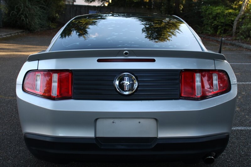 Used 2010 Ford Mustang Premium RWD image 10