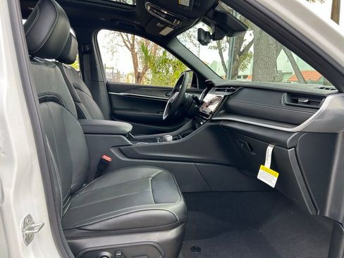 New 2026 Jeep Grand Cherokee L Limited image 37
