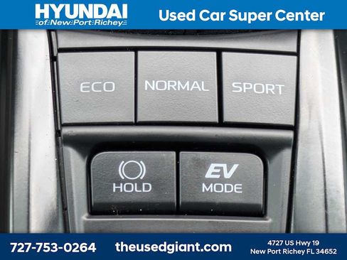 Used 2025 Toyota Camry SE FWD image 27