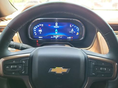 Used 2024 Chevrolet Suburban High Country AWD/4WD image 20