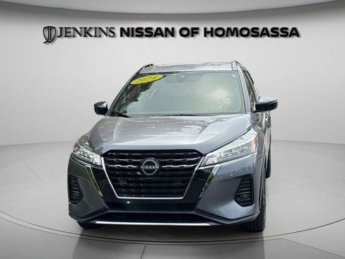 Certified 2024 Nissan Kicks SR FWD image 13