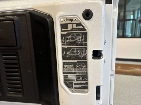 Used 2021 Jeep Wrangler Unlimited Sahara AWD/4WD image 46