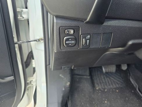 Used 2018 Toyota Corolla LE image 17