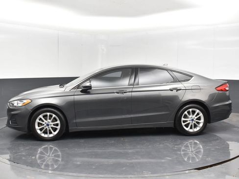 Used 2019 Ford Fusion SE FWD image 15