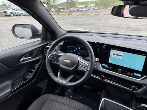 Used 2025 Chevrolet Equinox LT AWD/4WD image 34