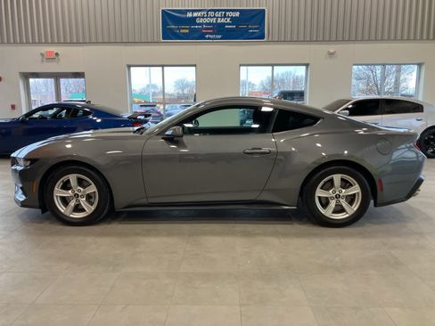 Used 2024 Ford Mustang Coupe image 8