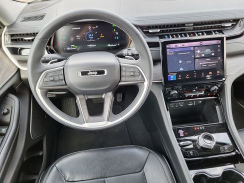 Used 2022 Jeep Grand Cherokee Limited 4xe image 26