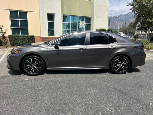 Used 2024 Toyota Camry SE w/ Convenience Package FWD image 4