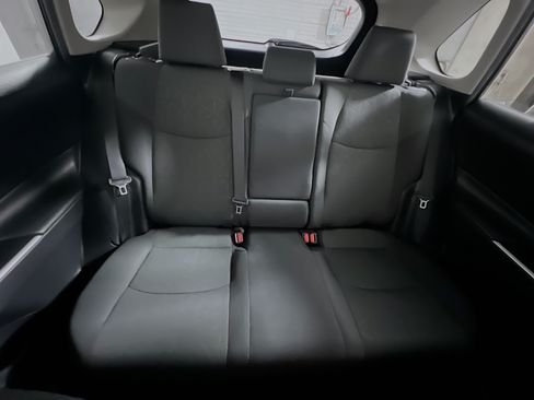 Used 2019 Toyota RAV4 XLE w/ Convenience Package FWD image 33