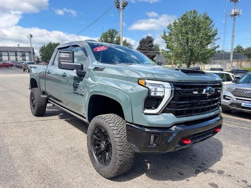 Used 2025 Chevrolet Silverado 2500 LTZ w/ Trail Boss Package AWD/4WD image 9