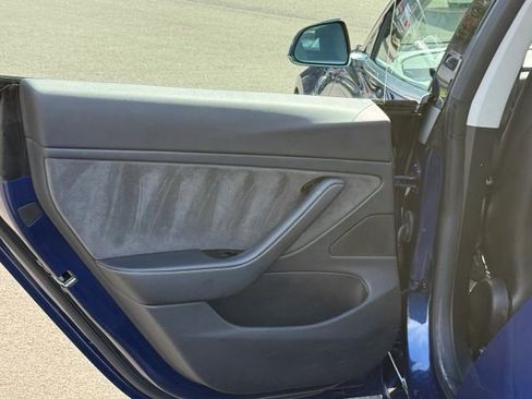 Used 2018 Tesla Model 3 Long Range RWD image 18