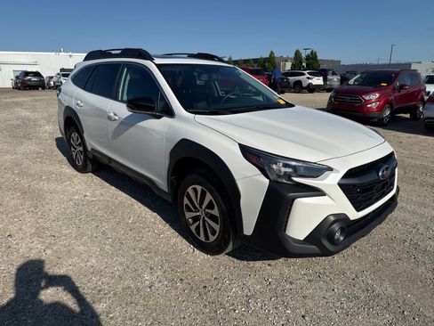 Used 2024 Subaru Outback Premium AWD/4WD image 4