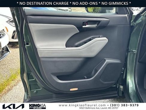 Used 2023 Toyota Highlander XLE AWD/4WD image 19