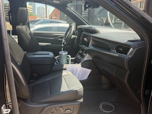 Used 2023 GMC Yukon Denali w/ LPO, Floor Liner Package AWD/4WD image 8