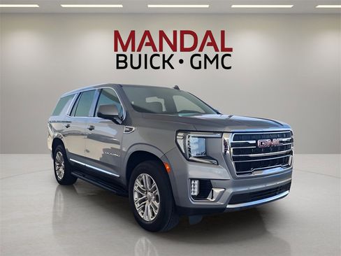 Used 2024 GMC Yukon SLT w/ SLT Luxury Package image 4