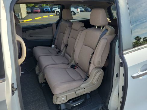 Used 2021 Honda Odyssey EX image 17