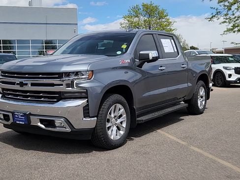 Used 2021 Chevrolet Silverado 1500 LTZ w/ LTZ Premium Package AWD/4WD image 3