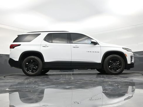 Used 2022 Chevrolet Traverse LT image 25