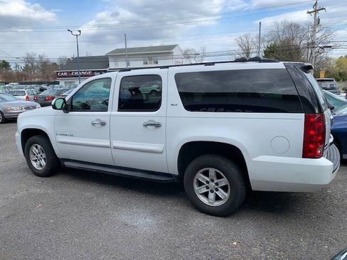 Used 2007 GMC Yukon XL SLT w/ SLT Preferred Equipment Group image 5