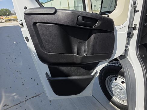 Used 2018 RAM ProMaster 2500 w/ Interior Convenience Group FWD image 9