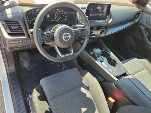 Certified 2023 Nissan Rogue SV FWD image 13