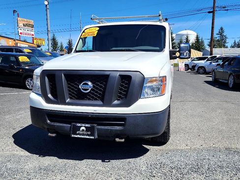 Used 2015 Nissan NV 2500 SV w/ Technology Package image 2