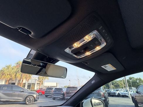 Used 2022 Mercedes-Benz A 220 image 32