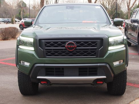 Used 2022 Nissan Frontier PRO-4X w/ Technology Package image 2