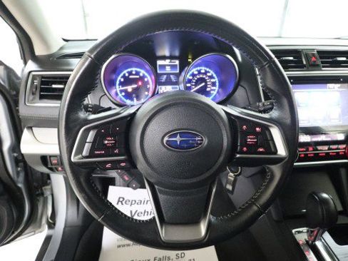 Used 2018 Subaru Outback 2.5i Premium AWD/4WD image 18
