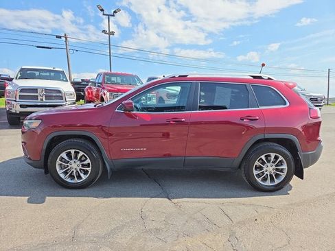 Used 2019 Jeep Cherokee Latitude Plus w/ Cold Weather Group image 3