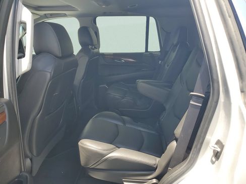 Used 2019 Cadillac Escalade Luxury AWD/4WD image 10