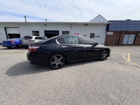 Used 2017 Honda Accord Sport image 51