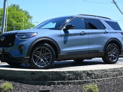 Used 2025 Ford Explorer ST