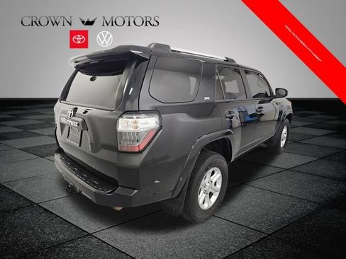 Used 2021 Toyota 4Runner SR5 AWD/4WD image 6