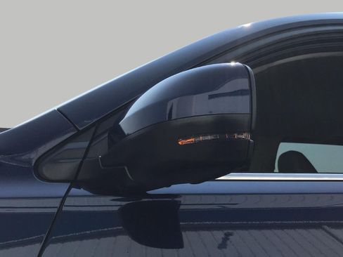 Used 2025 Honda Pilot EX-L image 35