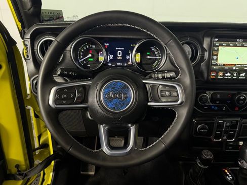 Used 2023 Jeep Wrangler Unlimited Sahara AWD/4WD image 19