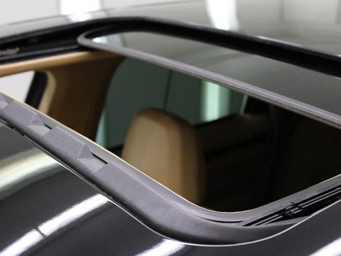 Used 2012 Porsche Cayenne image 26