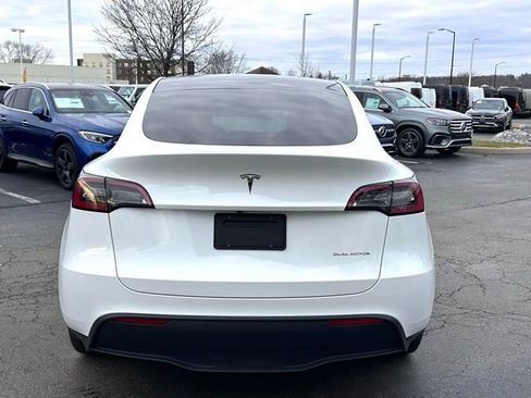 Used 2023 Tesla Model Y Long Range image 9