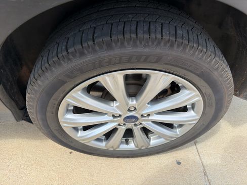 Used 2018 Ford Escape Titanium w/ Ford Safe & Smart Package AWD/4WD image 14